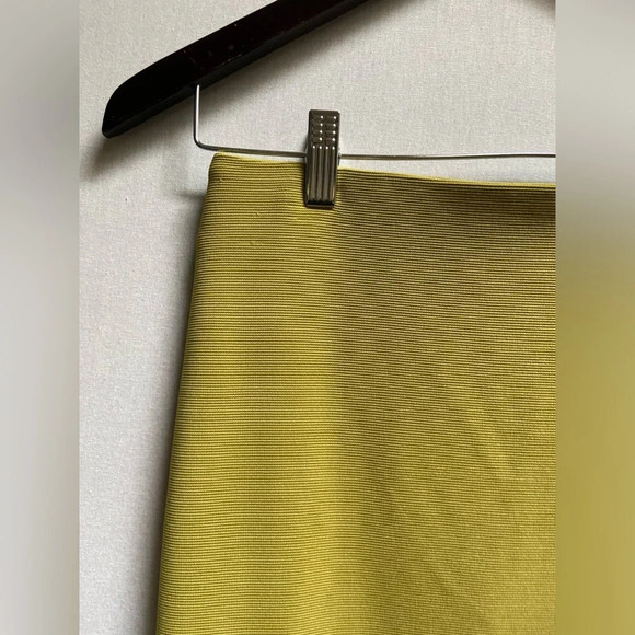 Philosophy Ribbed Bodycon Pencil Skirt w/ Bold Gold Zipper Size 6 - Picture 3 of 7
